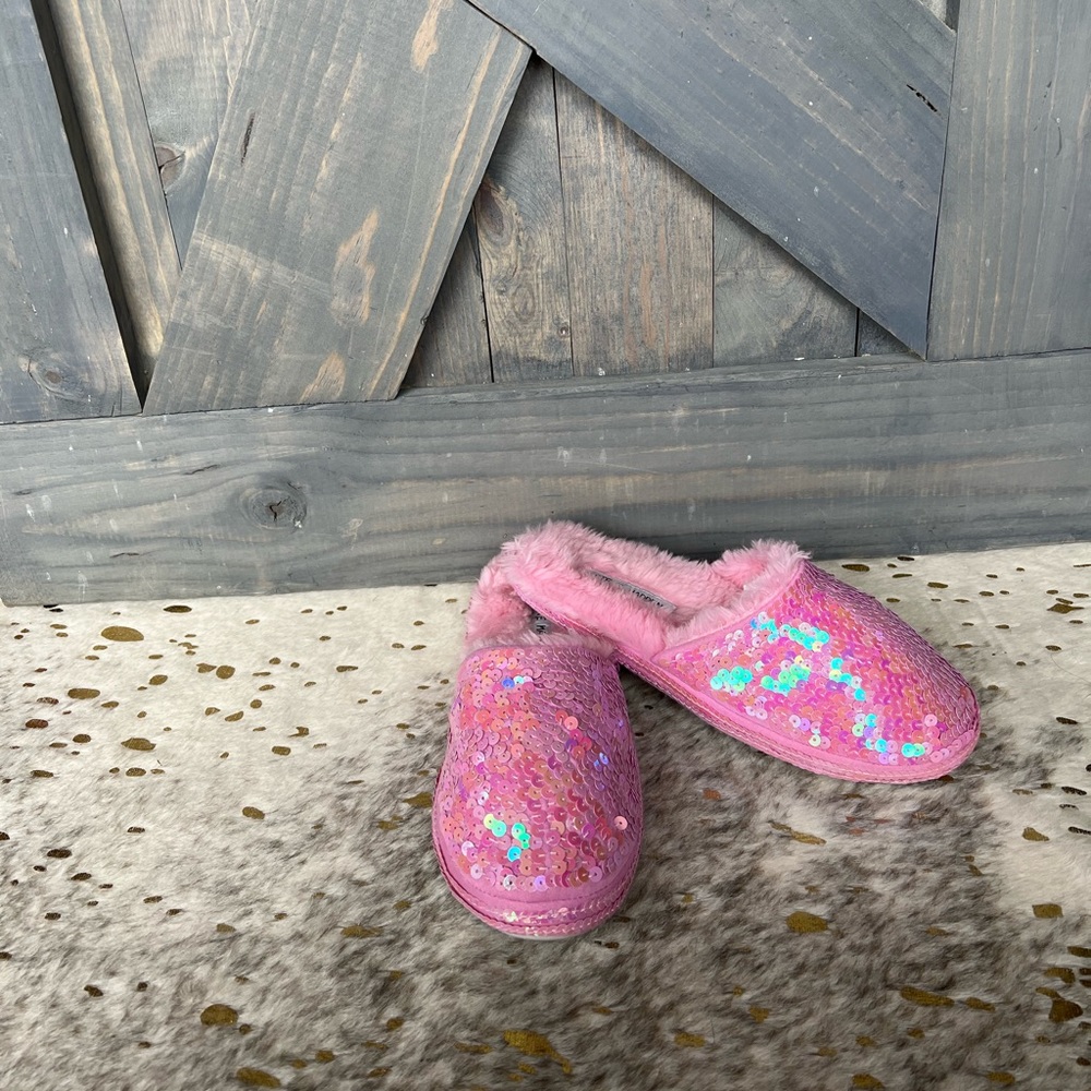 Super Awesome Steve Madden Pink Sequins, Fluffy Slipper, size Large 8-10